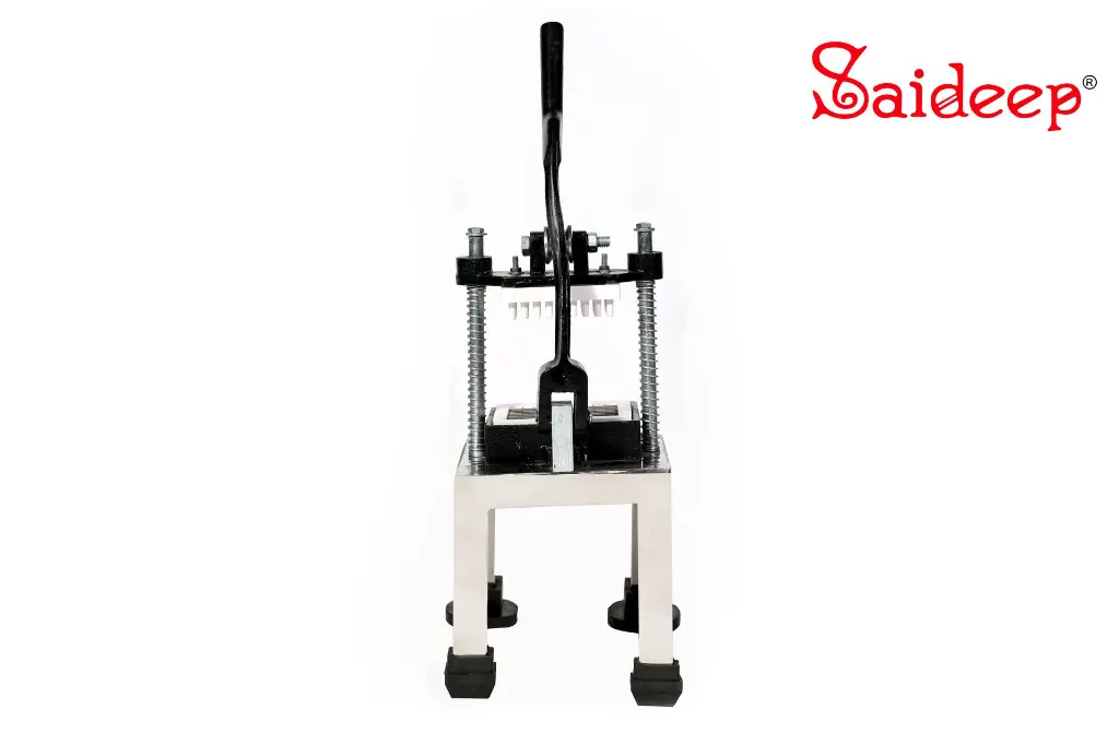 008 potato chips maker.webp